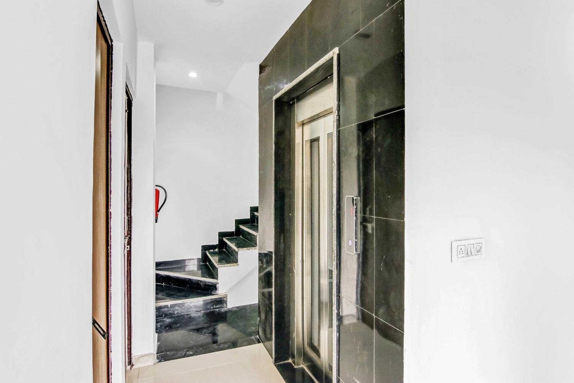 Flagship Hotel Secret Mirage Near Rithala Metro Station New Delhi Exterior photo